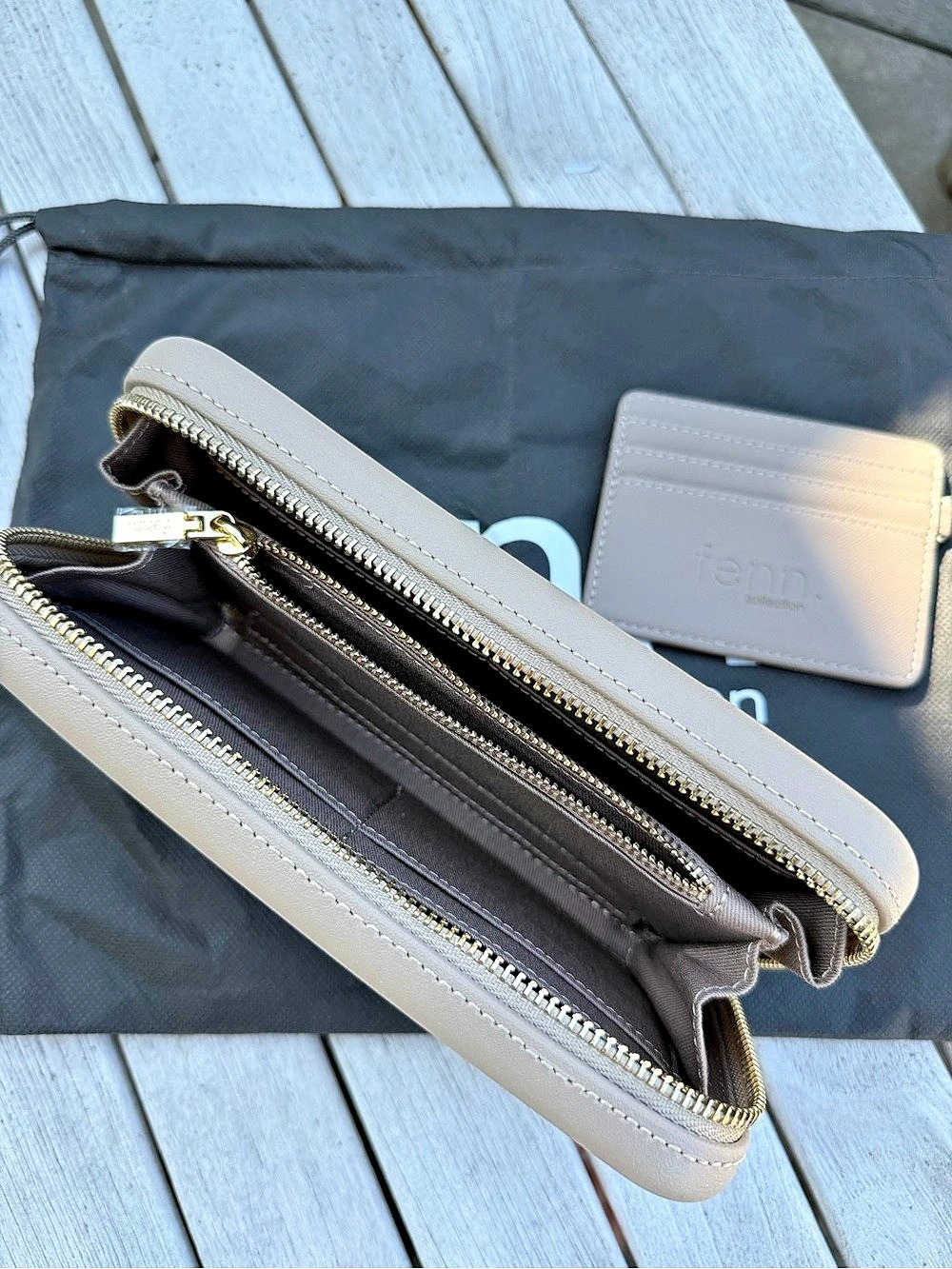 New!! Fenn Collection Mushroom Gray Zip Wallet with Removable Card Holder - Picture 3 of 3